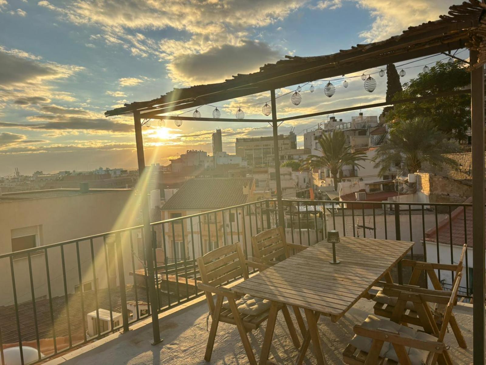 Private Terrace-Romantic-Sea, Castle Views-Central アリカンテ エクステリア 写真